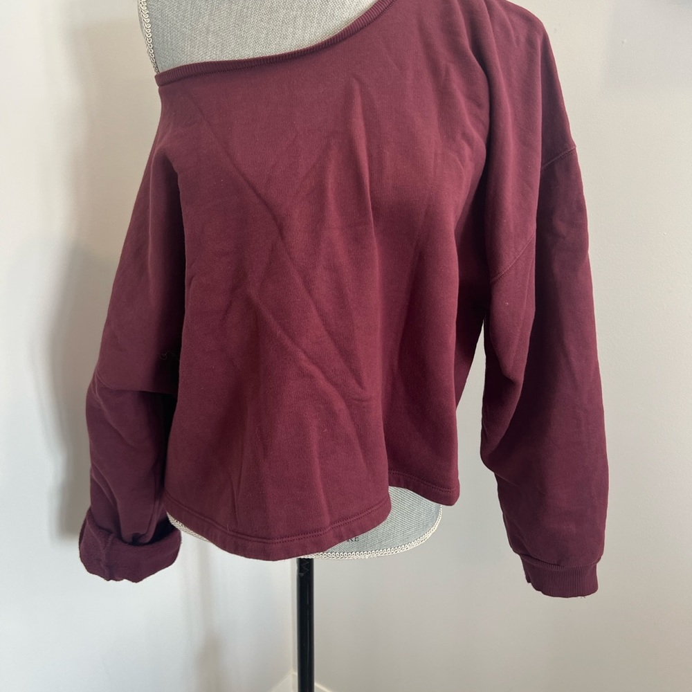 THE GROUP BABATON - BURGUNDY SWEATER (SIZE: 3/L-XL)